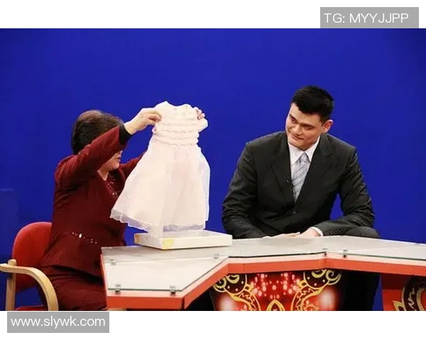 姚明赠送特别礼物传递友谊与关怀引发社会热议