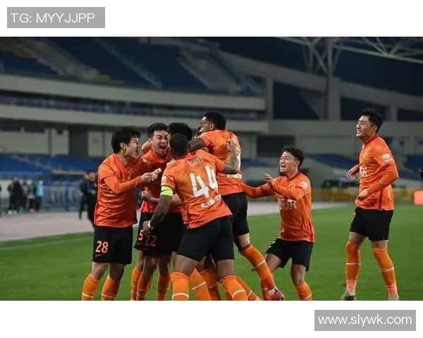 武汉网球队战术变革引发热议提升竞技水平与团队协作能力的探讨